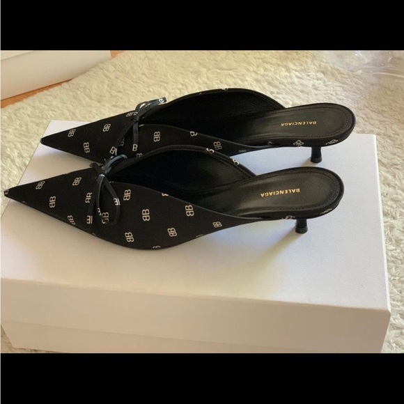Balenciaga Women's Black Mules - Picture 1 of 6